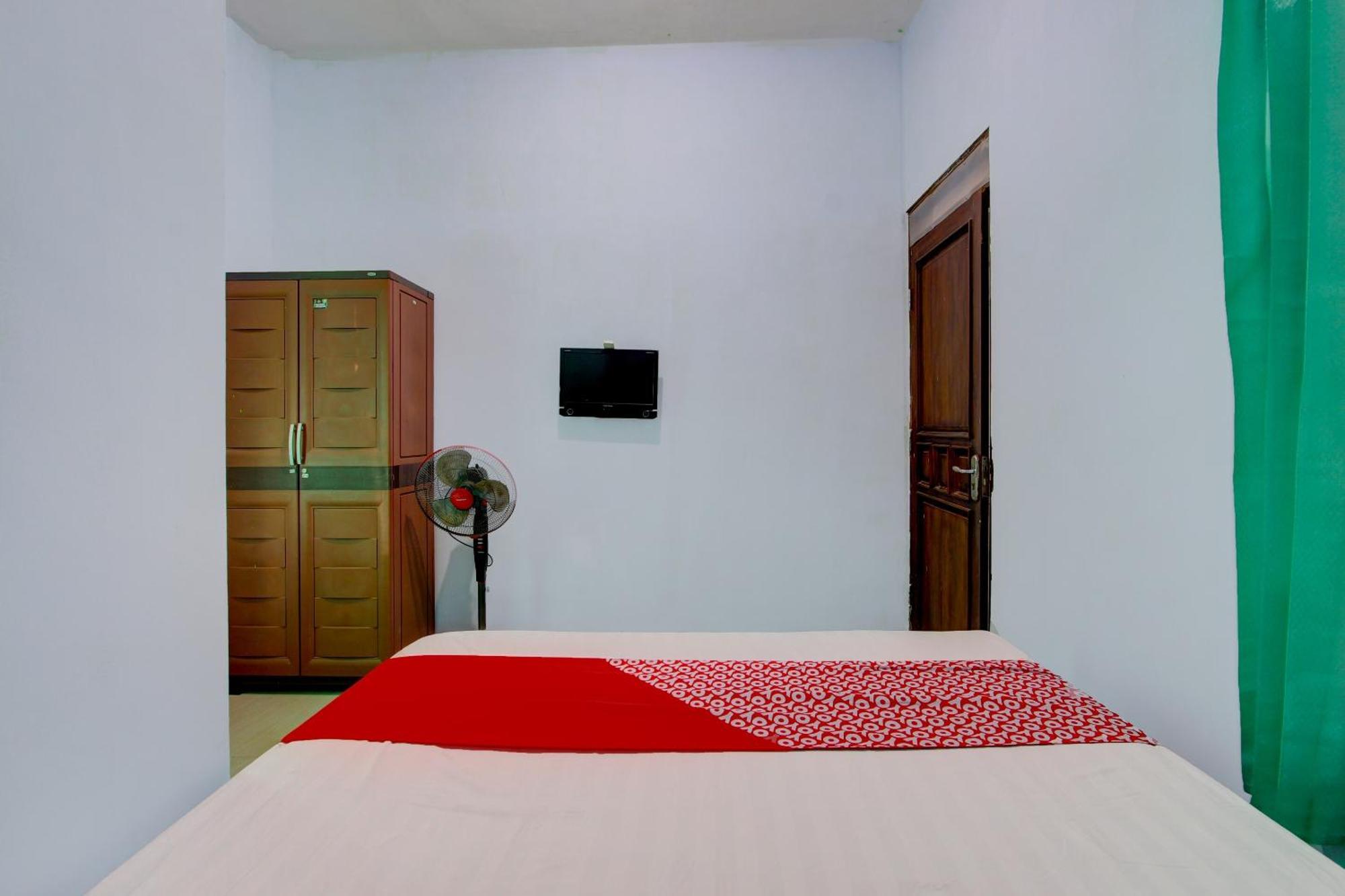Super Oyo 93012 Griya Kencana Asri Syariah Lawean Kültér fotó