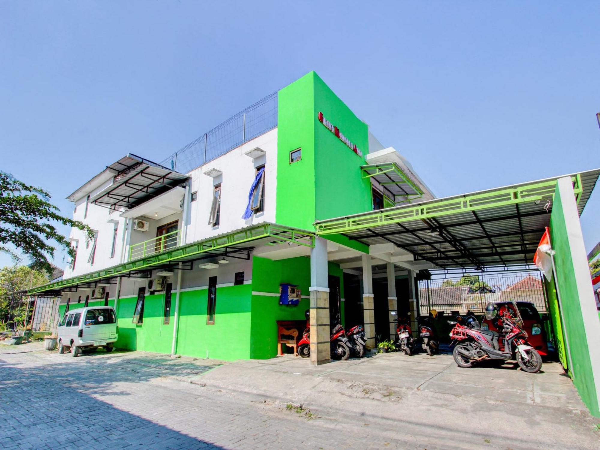 Super Oyo 93012 Griya Kencana Asri Syariah Lawean Kültér fotó